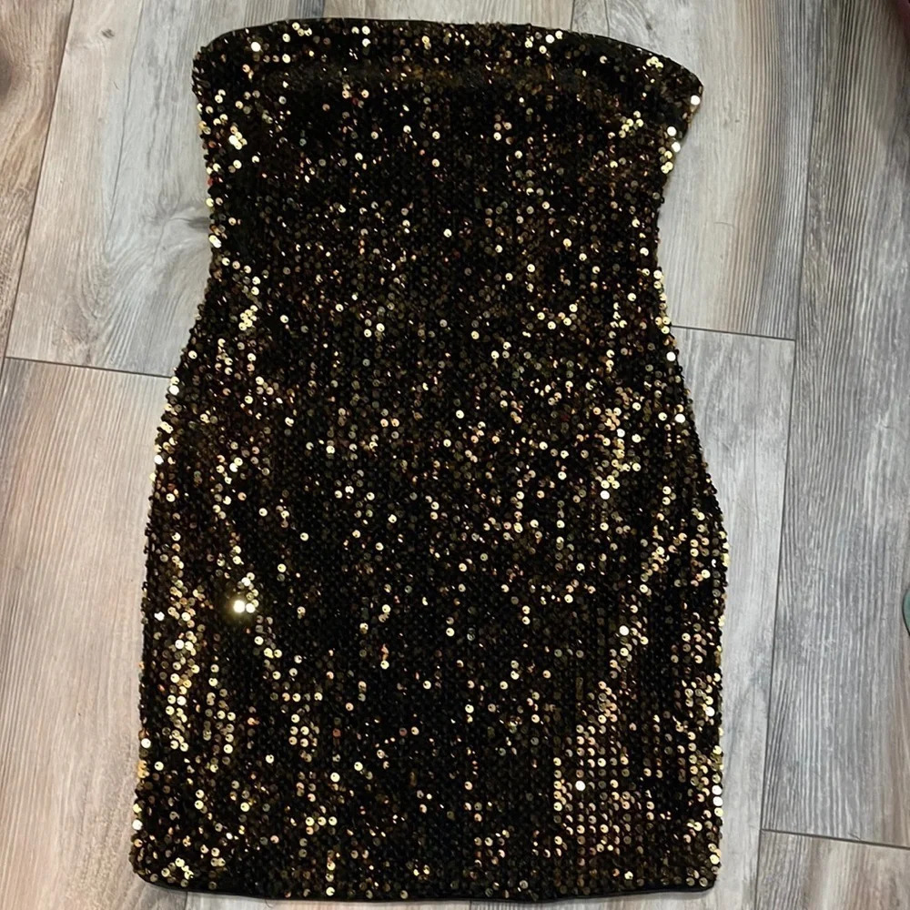 Forever 21 Gold Sequin Strapless Shortie Dress Homecoming Holiday Size Medium